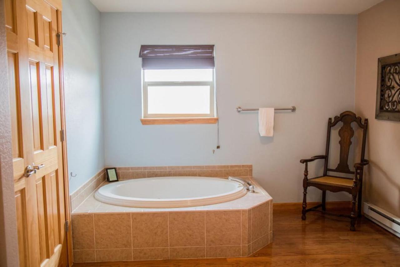 Twin Owls Lodge, Great For Families Master Bedroom, Loft, Full Kitchen, Dogs Ok Естес Парк Екстериор снимка